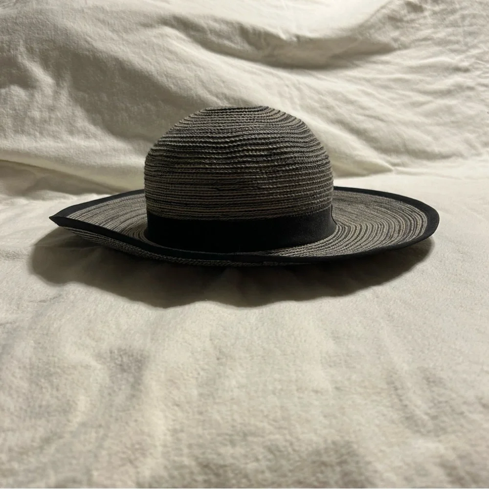 Elegant‎ Black and Tan Women's Sun Hat